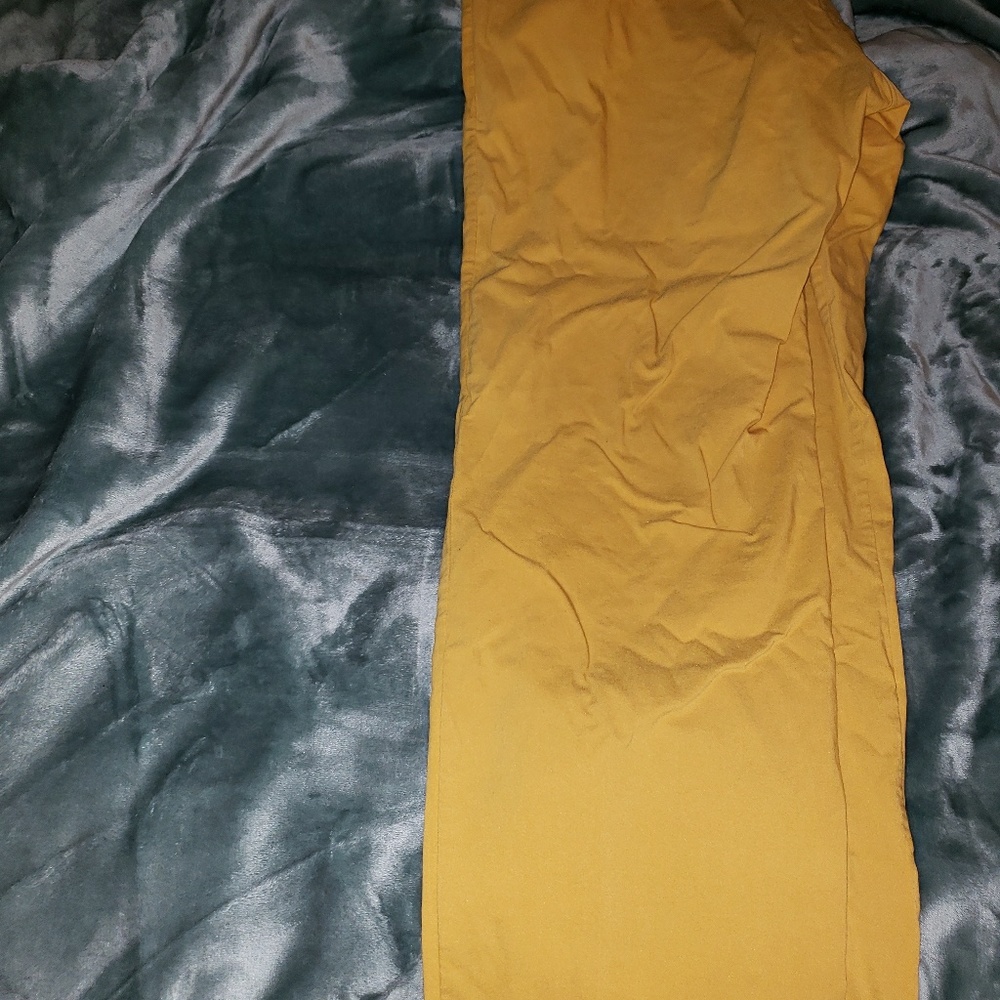 Sz 24 Tall yellow pants from The Avenue
